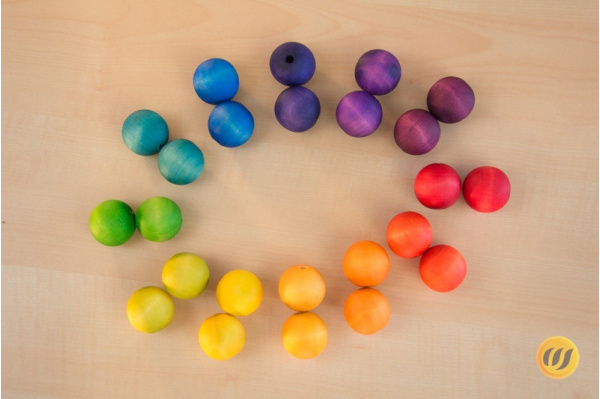 24 große Regenbogen-Kugeln (mit Loch zum Fädeln) kugeln